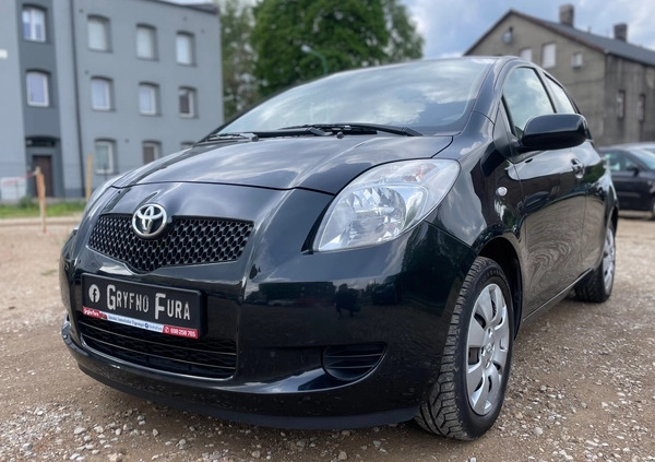 Toyota Yaris cena 17500 przebieg: 177000, rok produkcji 2007 z Świętochłowice małe 667